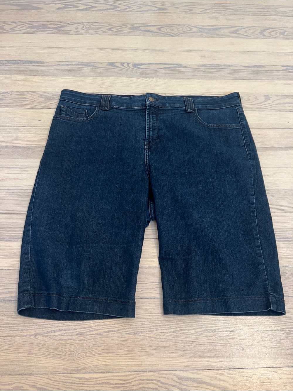 NOT YOUR DAUGHTER’S JEANS Women’s Dark Wash Denim Bermuda Shorts Size 20W